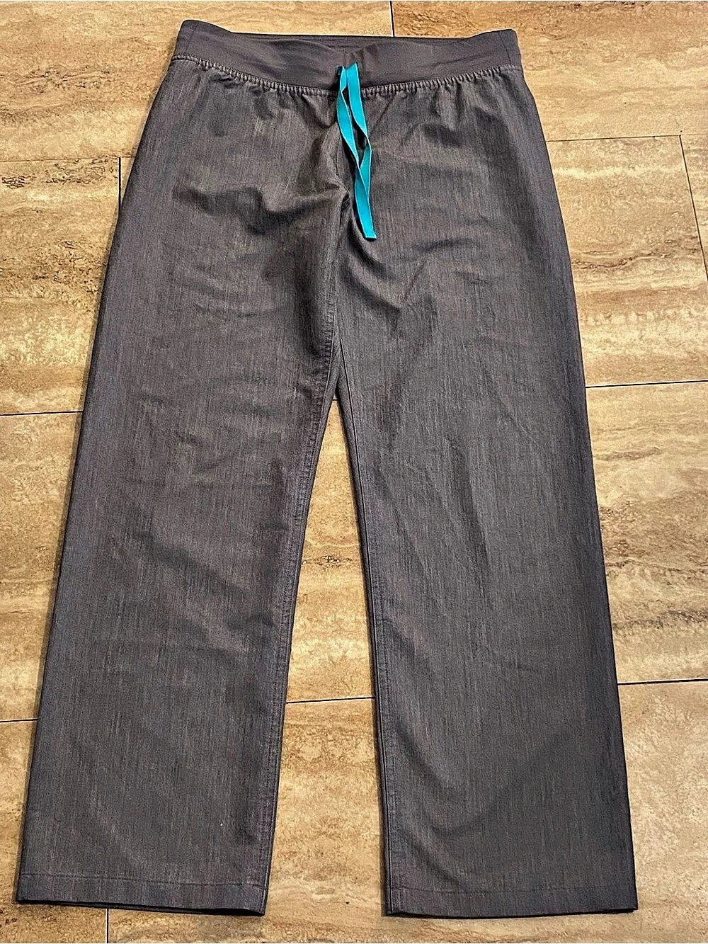 FIGS Technical Collection Scrub Pants Women’s Straight Leg Gray